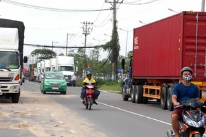 Bãi container "gây rối" quận 9