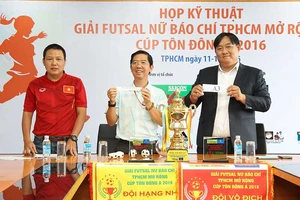 Chị em ‘so giày’ nhân kỷ niệm ngày Phụ nữ Việt Nam