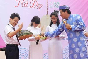 Học sinh hứng thú với nét văn hóa Nam Bộ