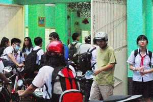 Tăng dạy hai buổi/ngày, siết dạy thêm 