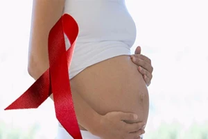 TP.HCM tái gia tăng trẻ lây nhiễm HIV từ mẹ 