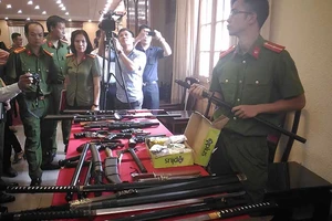 Giết người hàng loạt, sử dụng súng gia tăng 