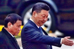 Duterte đến Nhật nêu vấn đề biển Đông