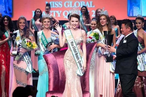 Hoa hậu Ngọc Duyên từng xin cha đi bán vé số