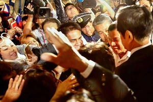 Duterte vừa đến Nhật đã chỉ trích Mỹ 