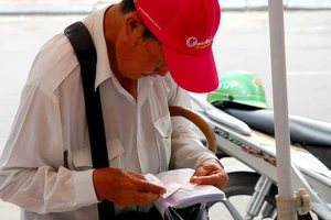 Bán dạo vé số kiểu Mỹ sẽ bị phạt nặng?