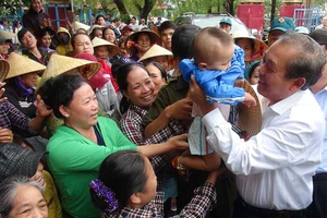 Phó Thủ tướng Trương Hòa Bình gặp gỡ ngư dân Quảng Bình