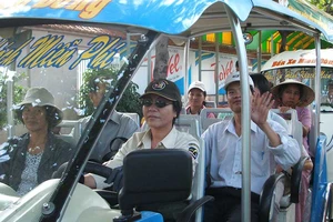 Xe buýt điện phải hạn chế tối đa ùn tắc giao thông