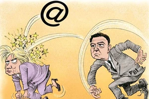 James Comey ‘tiếp đạn’ cho Donald Trump