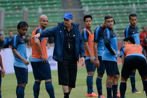 HLV Riedl cảnh báo Myanmar rất mạnh 