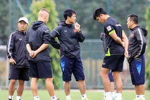 Việt Nam - Indonesia: Khi thầy Thắng nổi cáu...