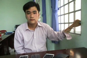 Vì sao các ‘phi công trẻ’ đưa điện thoại cho kẻ lừa?