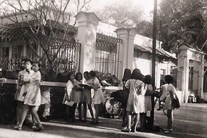 Ngôi trường trung học đầu tiên