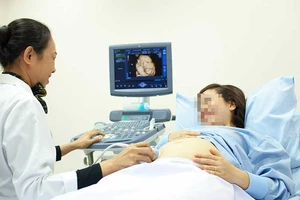 Nhận biết và điều trị thai phụ nhiễm Zika 