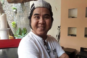 Bạch Long: ‘Tôi muốn ngã lăn ra sân khấu mà chết’