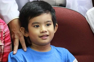 Bé trai 5 tuổi bị thủng tim đã khỏe mạnh xuất viện