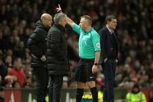 Tứ kết Cúp Liên đoàn Anh: MU khủng hoảng!