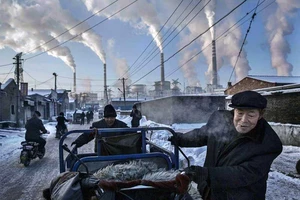 Trung Quốc ồ ạt xây nhà máy điện chạy than 