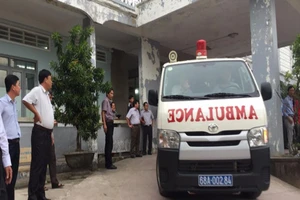 Trực thăng đưa chủ tịch huyện Phú Quốc vào đất liền