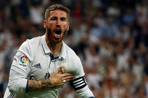 Mất điểm phút 90, Barcelona khó đuổi kịp Real Madrid