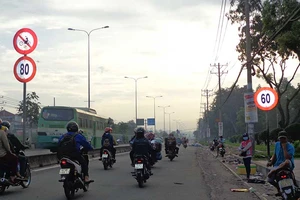 Không giảm tốc độ 10 km/giờ tràn lan