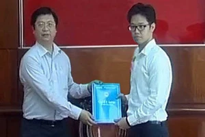 Vũ Minh Hoàng là ‘sếp’ không lương,làm việc qua email