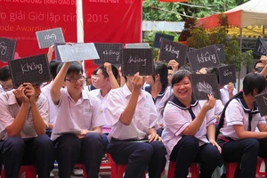 Dạy-học kiểu sản xuất robot 