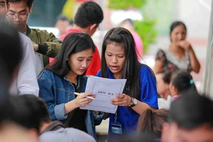 Lo Bộ GD&ĐT dài tay trong tuyển sinh