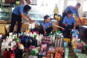 Ban quản lý chợ thu hàng lố tay