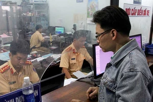 Đổ xô sang tên xe máy ‘chính chủ’