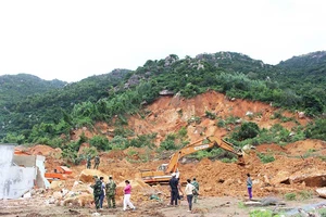 Nha Trang: Dân tố xã lơ cho khai thác đá trái phép 