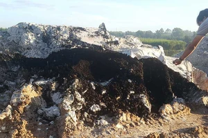 Bãi rác thải chui khổng lồ ở Đồng Nai