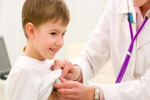 Con ốm đau, cha mẹ được nghỉ bao lâu?