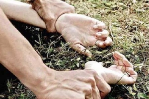 Thiếu nữ nhậu say, bị bạn nhậu cưỡng hiếp 