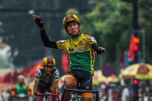 Giải xe đạp Cúp TH Bến tre 2017: Đua cùng ‘áp thấp’