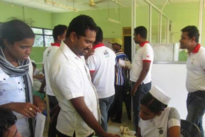 Thu hút hiến máu ở một số nước