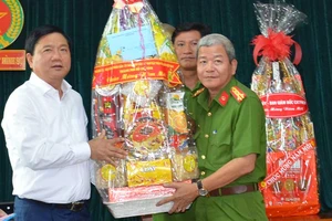 Bí thư Đinh La Thăng: Công an phải giỏi võ 