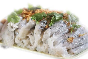 Vòng luẩn quẩn từ chả giò đến bánh cuốn