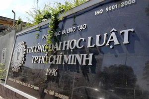 Những câu hỏi trong vụ sinh viên phôtô giáo trình 