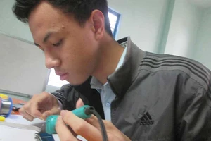 ‘Đôi mắt thần kỳ’ của đôi bạn thân