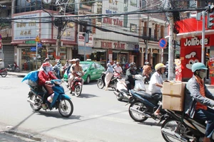 Ông Tạ - rất quen và rất lạ 