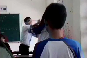 Bó tay thầy trò đánh nhau!