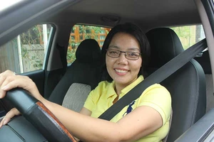 Nữ tài xế cứu người gặp nạn giữa khuya 