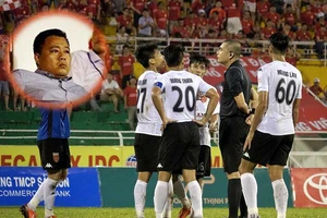 Tiếc vì trưởng giải ngồi như ma-nơ-canh 