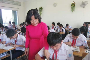 Tuyển sinh lớp 10 TP.HCM: Thi sớm nên khá cập rập 