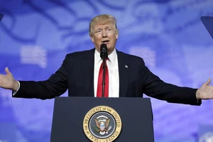 Ông Trump giảm nợ công là nhờ tiền thời Obama?