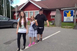 Công chức được trả lương để… ‘yêu’! 