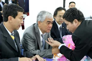 Ai phá bóng đá Việt Nam?