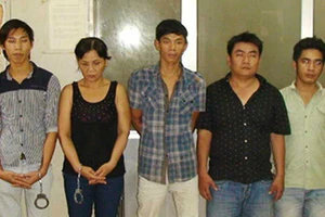 Đặc nhiệm ngủ nghĩa địa bắt tên cướp Thành Bake