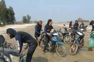 Đánh cược mạng sống dưới đáy biển 